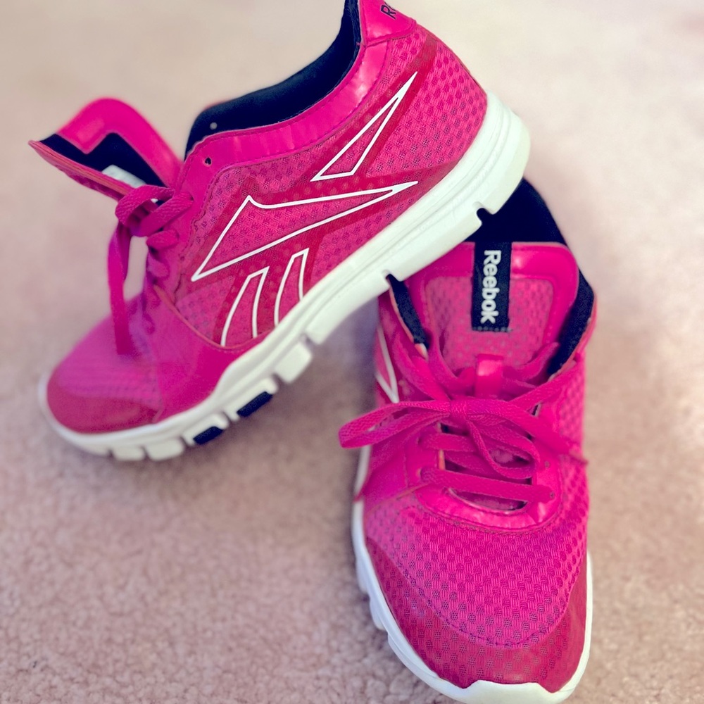 Hot pink Reebok women’s shoes worn one time, like New!